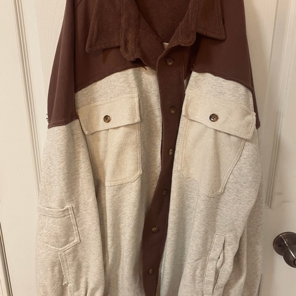 Button up - Picture 2 of 2